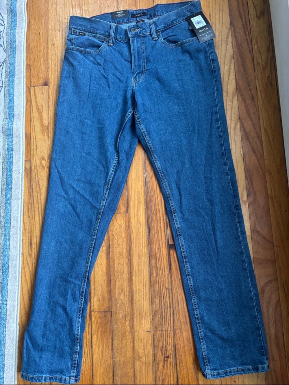 RVCA Men's Straight fit Week-End Jeans in Deep stretch Blue Wash Sz 31x40